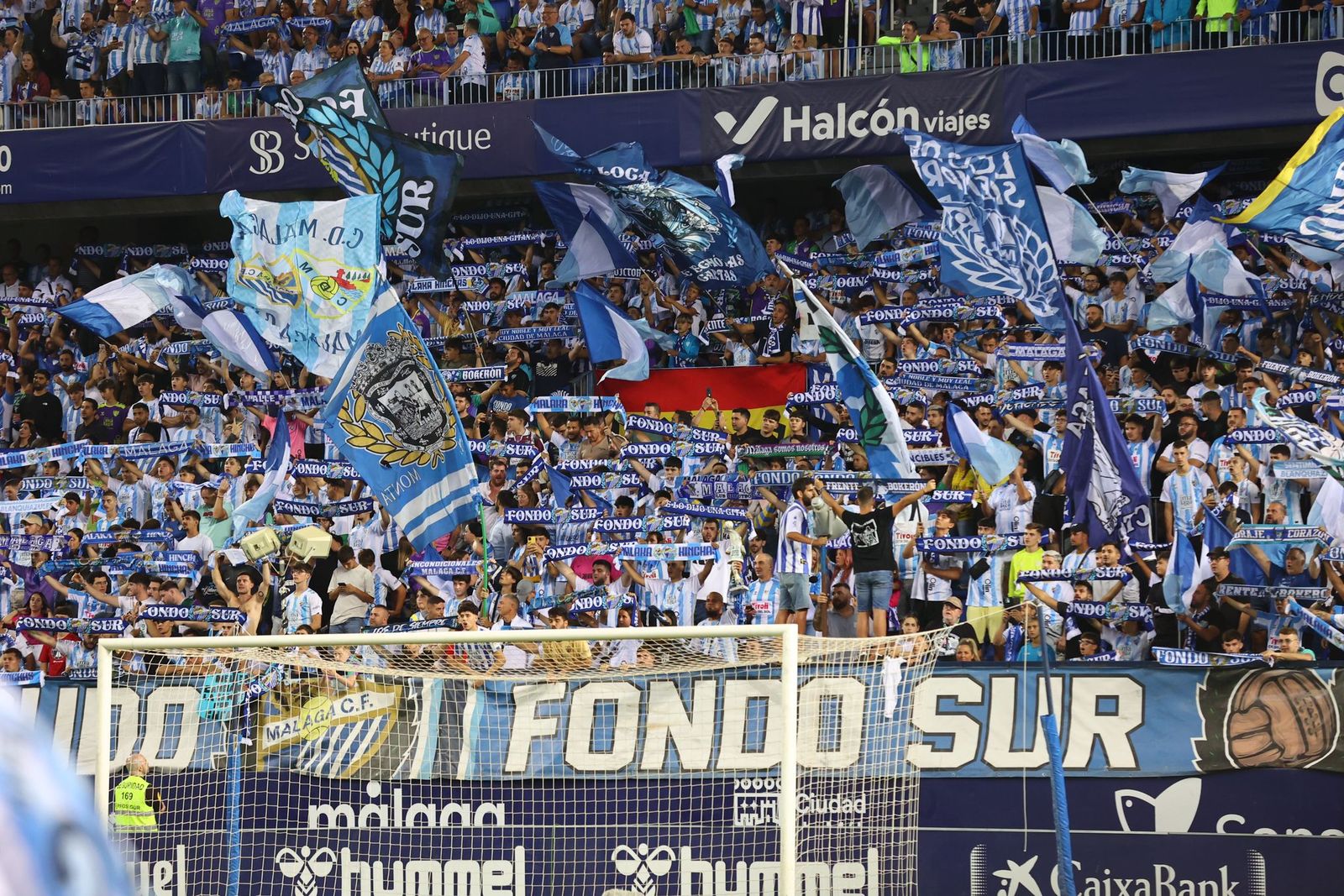 Búscate en las gradas de La Rosaleda durante el Málaga CF-Elche CF