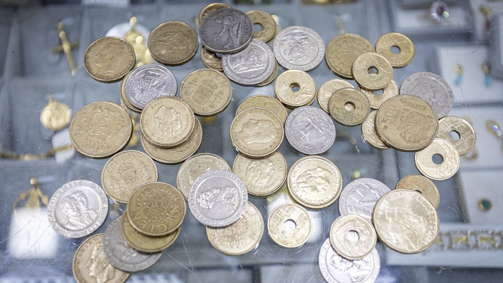 Distintas monedas de pesetas.