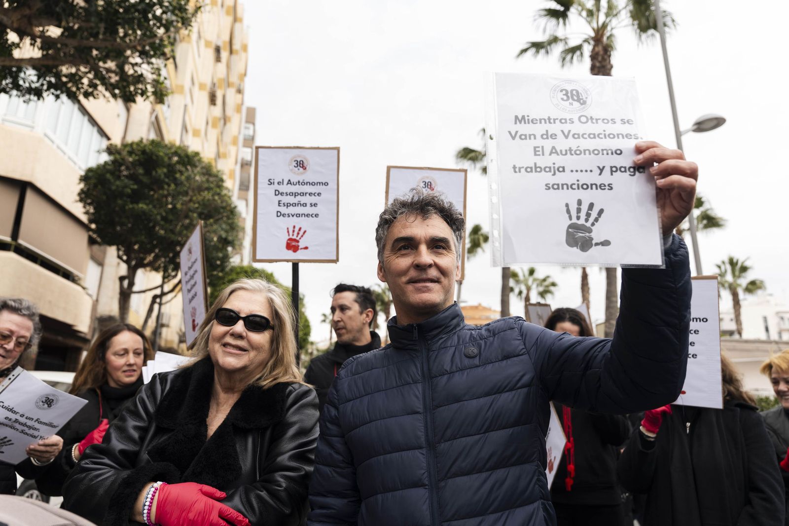 Las imágenes de la Manifestación de la Plataforma por la Dignidad de los Autónomos en Almería