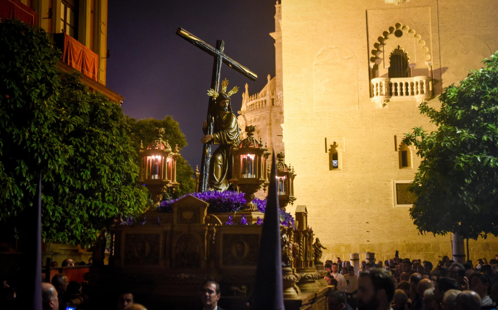 Las imágenes de la Hermandad de La Corona en la Semana Santa de Sevilla 2024