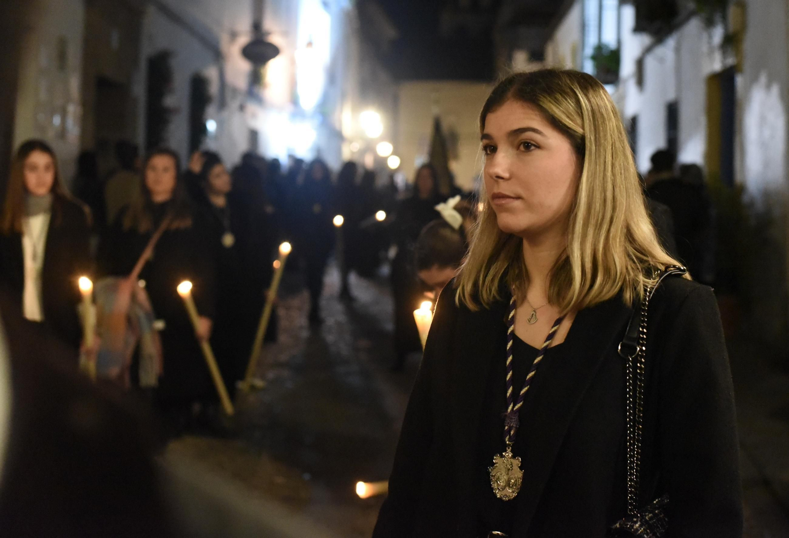 El vía crucis del Señor de Pasión por las calles de San Basilio, en imágenes