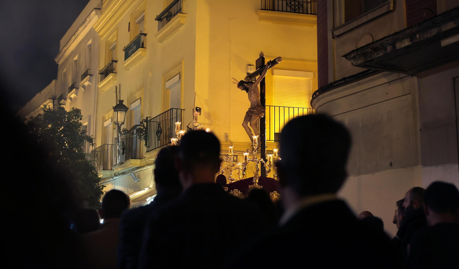 El Santo Crucifijo de la Salud, durante la pasada Madrugada del Viernes Santo.