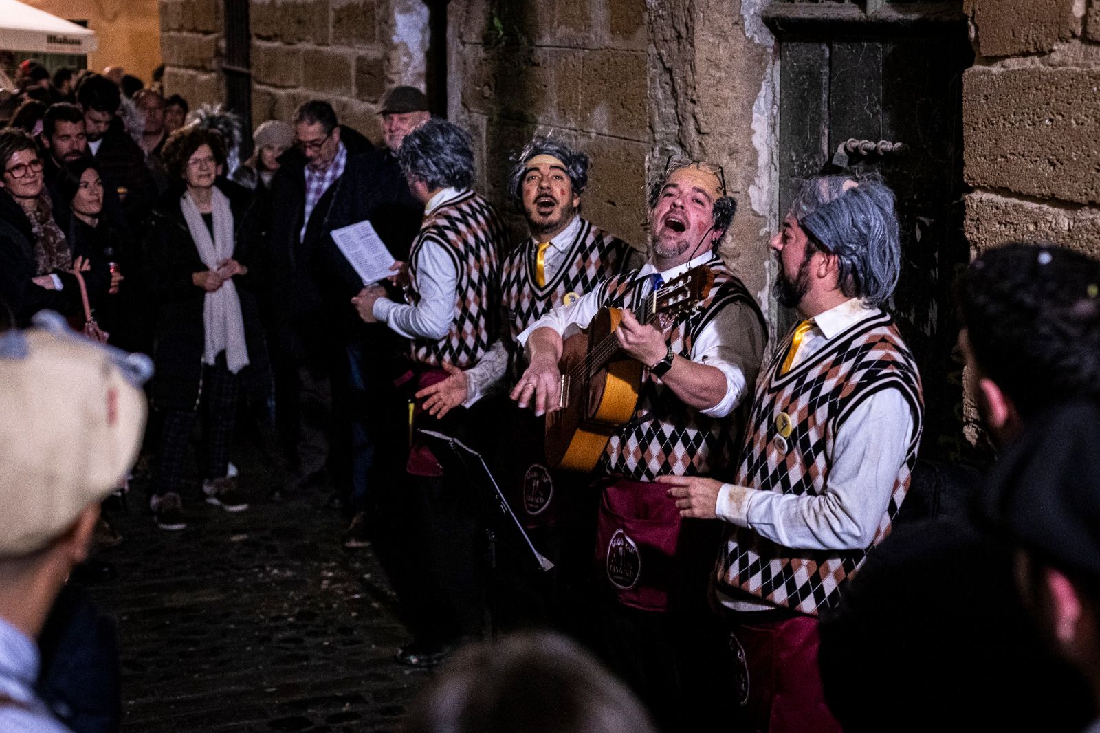 Búscate entre las mejores imágenes del Circuito de agrupaciones ilegales del Pópulo