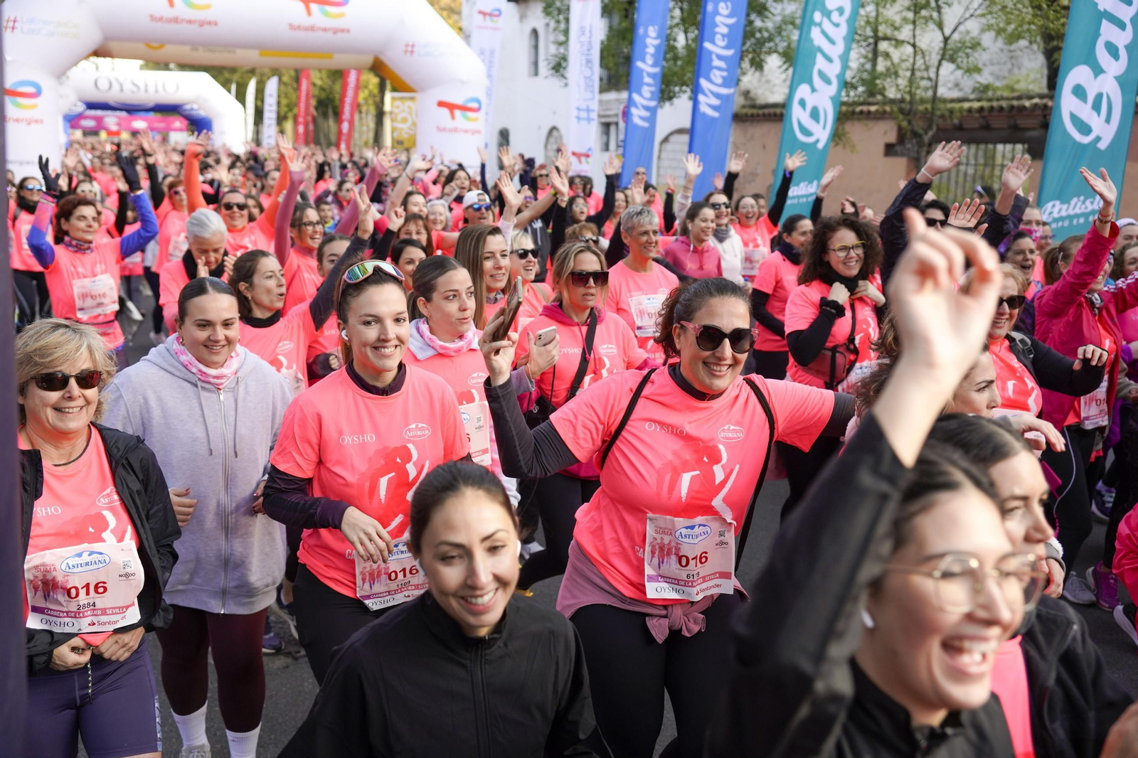 Búscate en las fotos de la Carrera de la Mujer de Sevilla