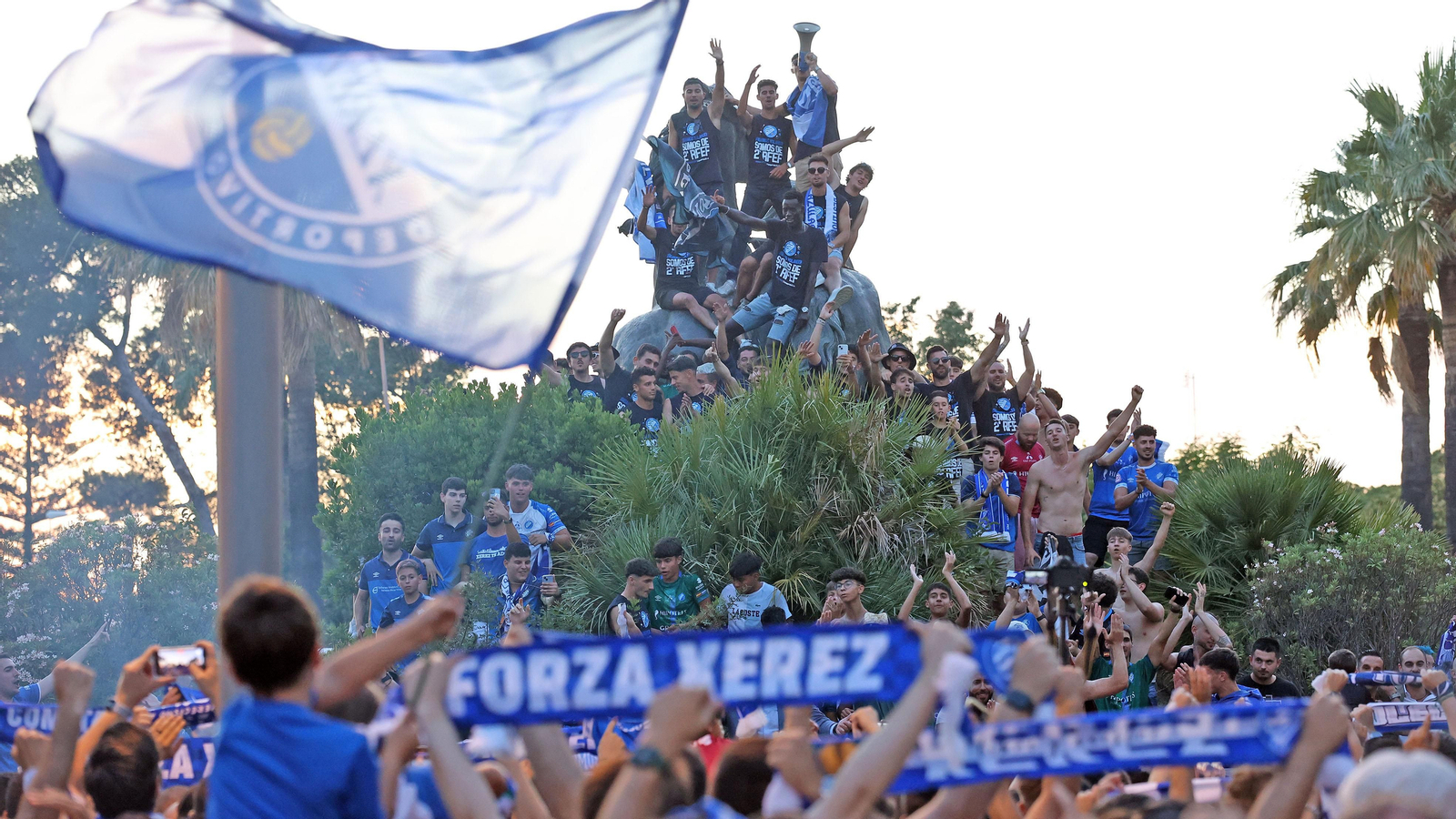 El Xerez DFC celebra su ascenso en la Plaza del Caballo