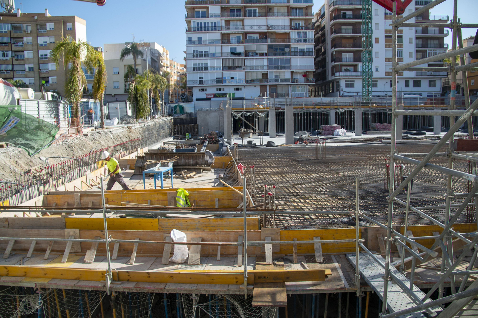 Almuñécar comienza el hormigonado del suelo del nuevo mercado municipal