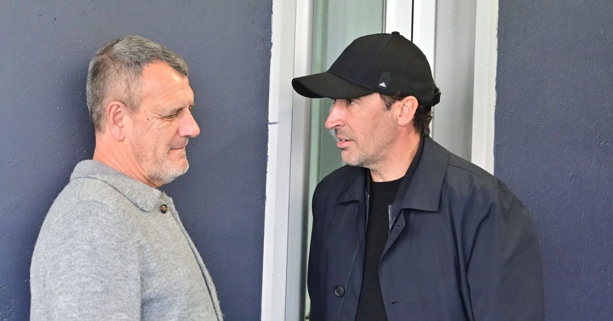 Raúl González se deja ver por las instalaciones del Cádiz CF