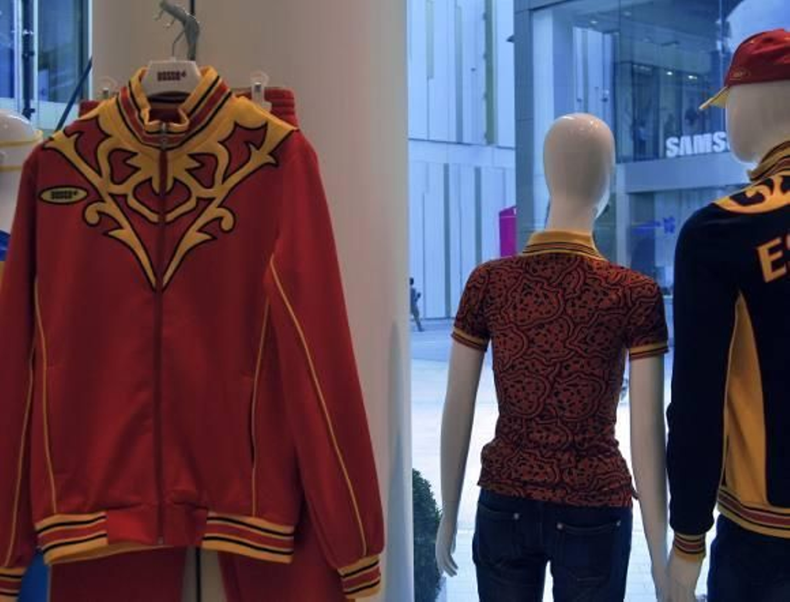 La polémica equipación, éxito de venta en Londres