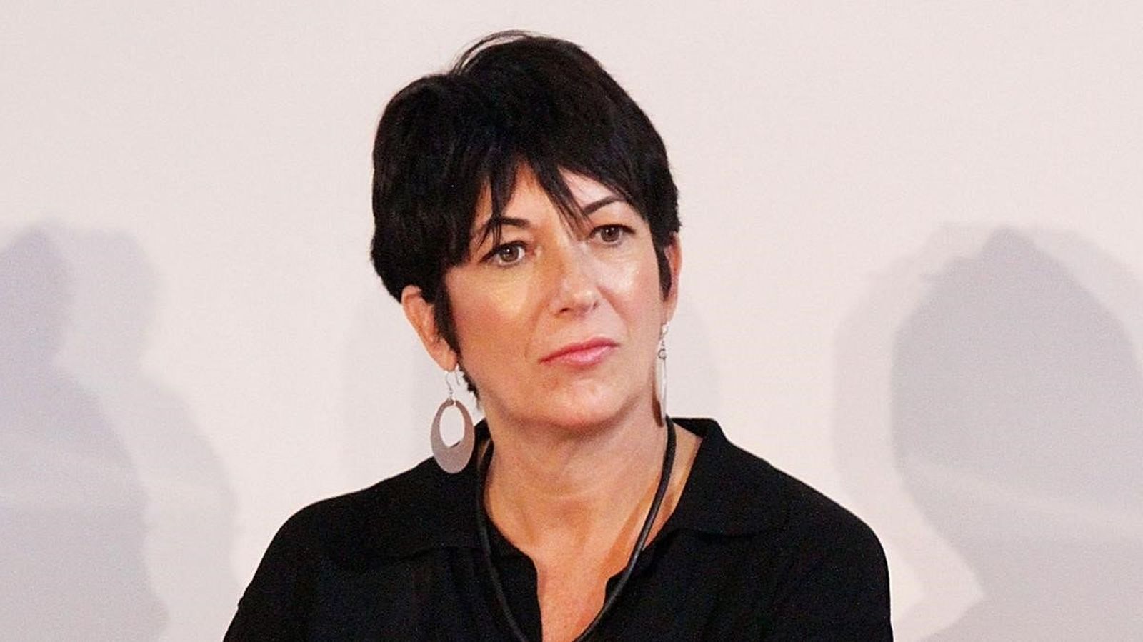 Ghislaine Maxwell, en una de las fotos distribuidas por el FBI para encontrarla y poder arrestarla.