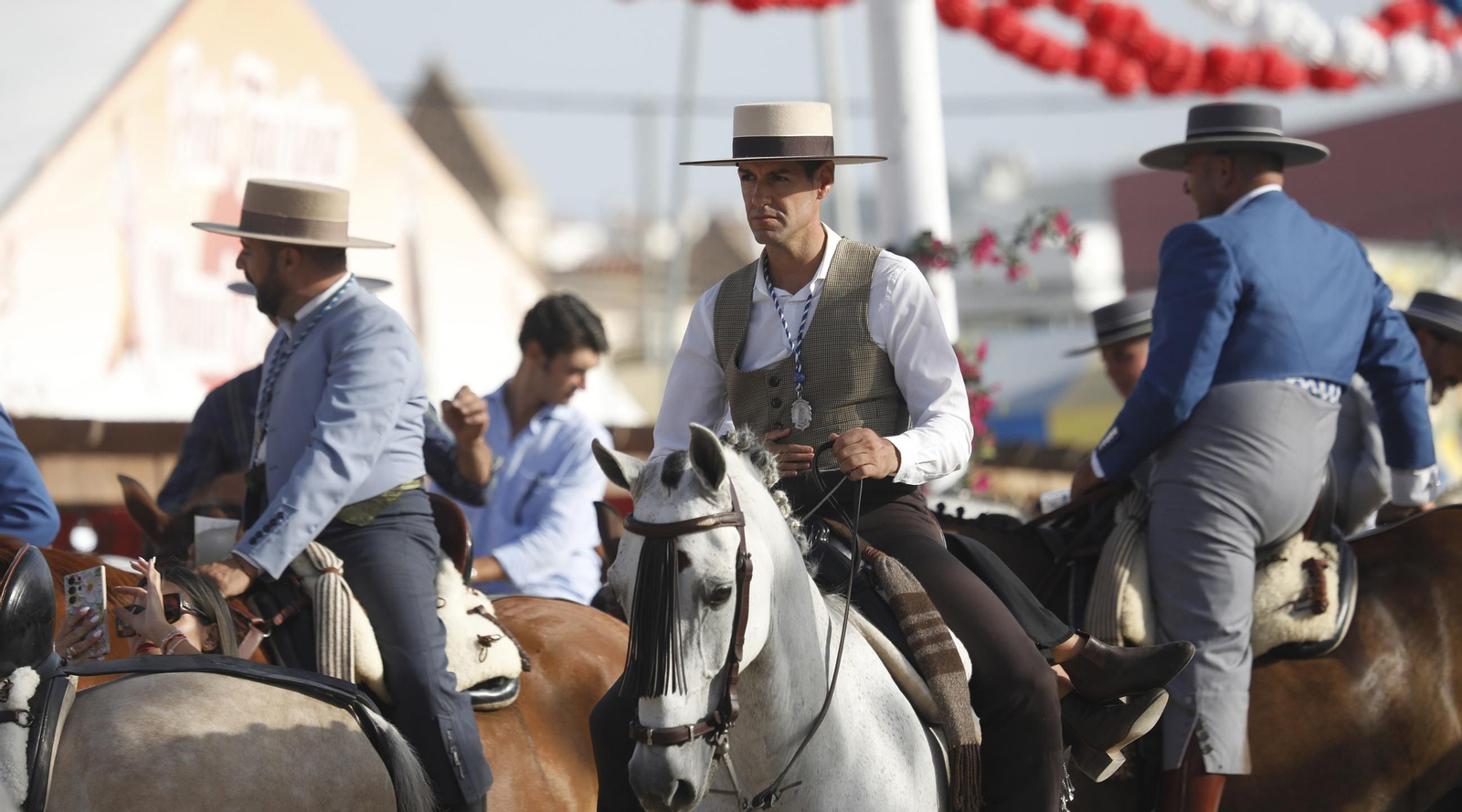 Búscate en las fotos del viernes en la Feria de Tarifa