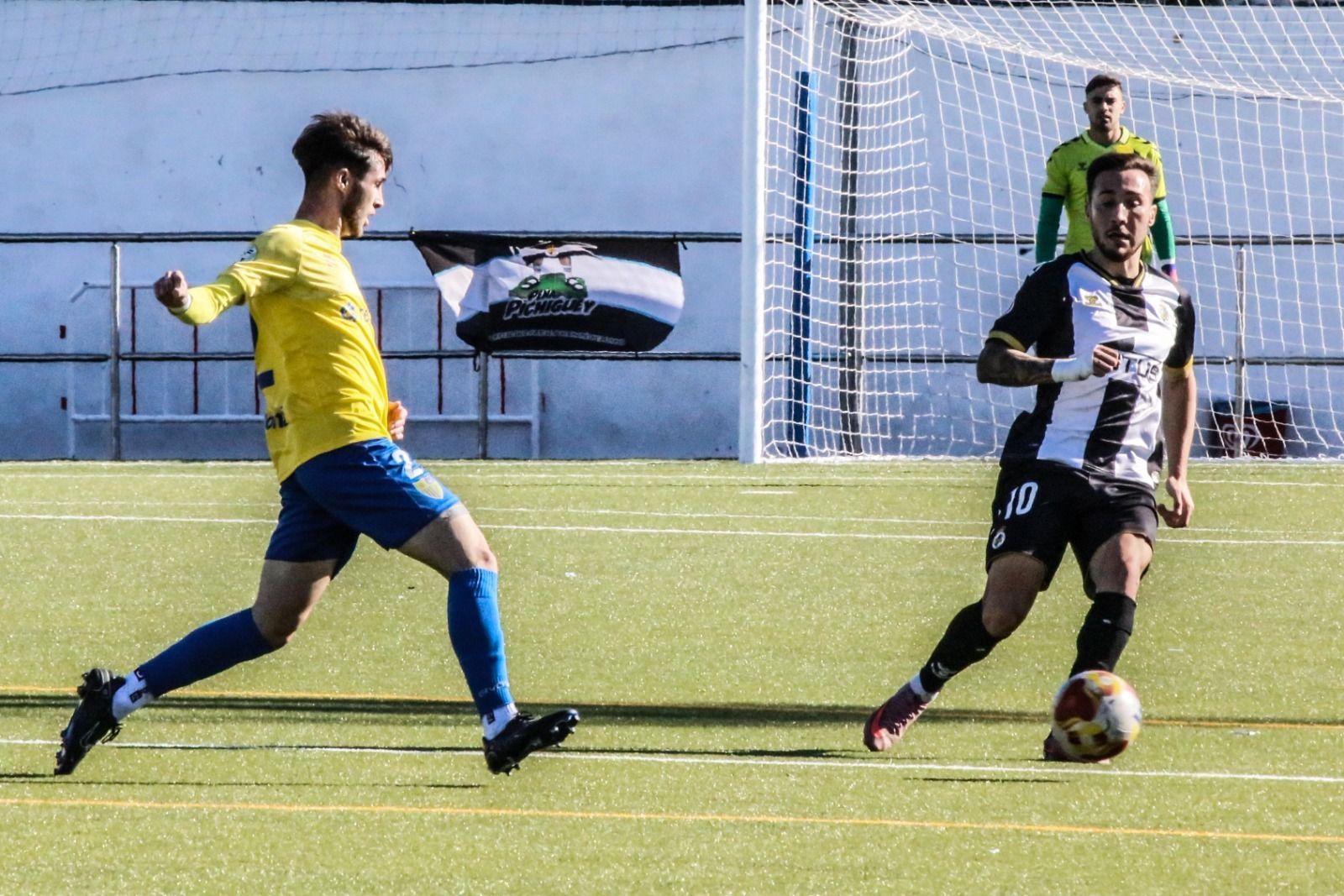 Las fotos de la victoria de la Balona en Conil
