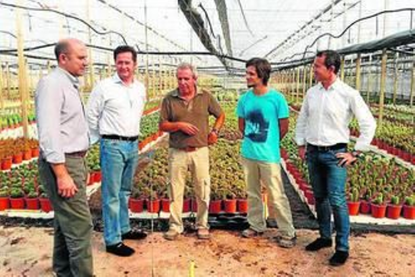 El concejal de Agricultura y alcalde de El Ejido visitan la empresa.