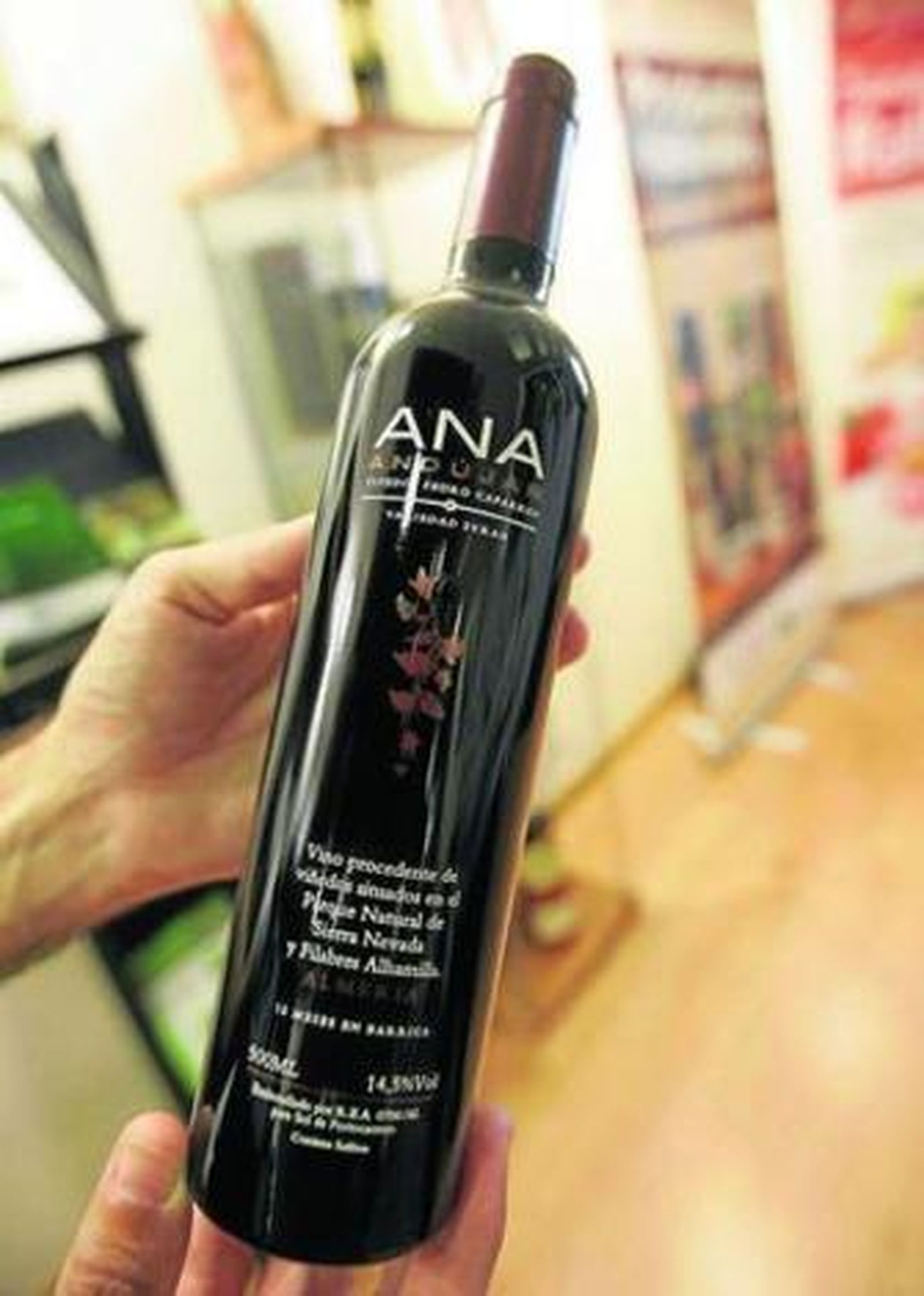 Pedro Caparrós ha homenajeado a su mujer con el nombre del vino.