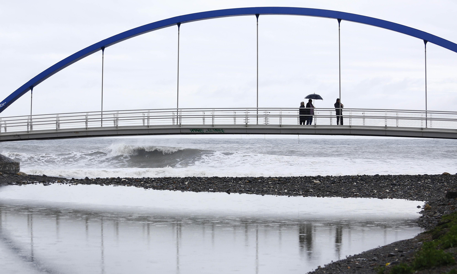Las fotos de los efectos del temporal en las playas y paseos marítimos de Málaga
