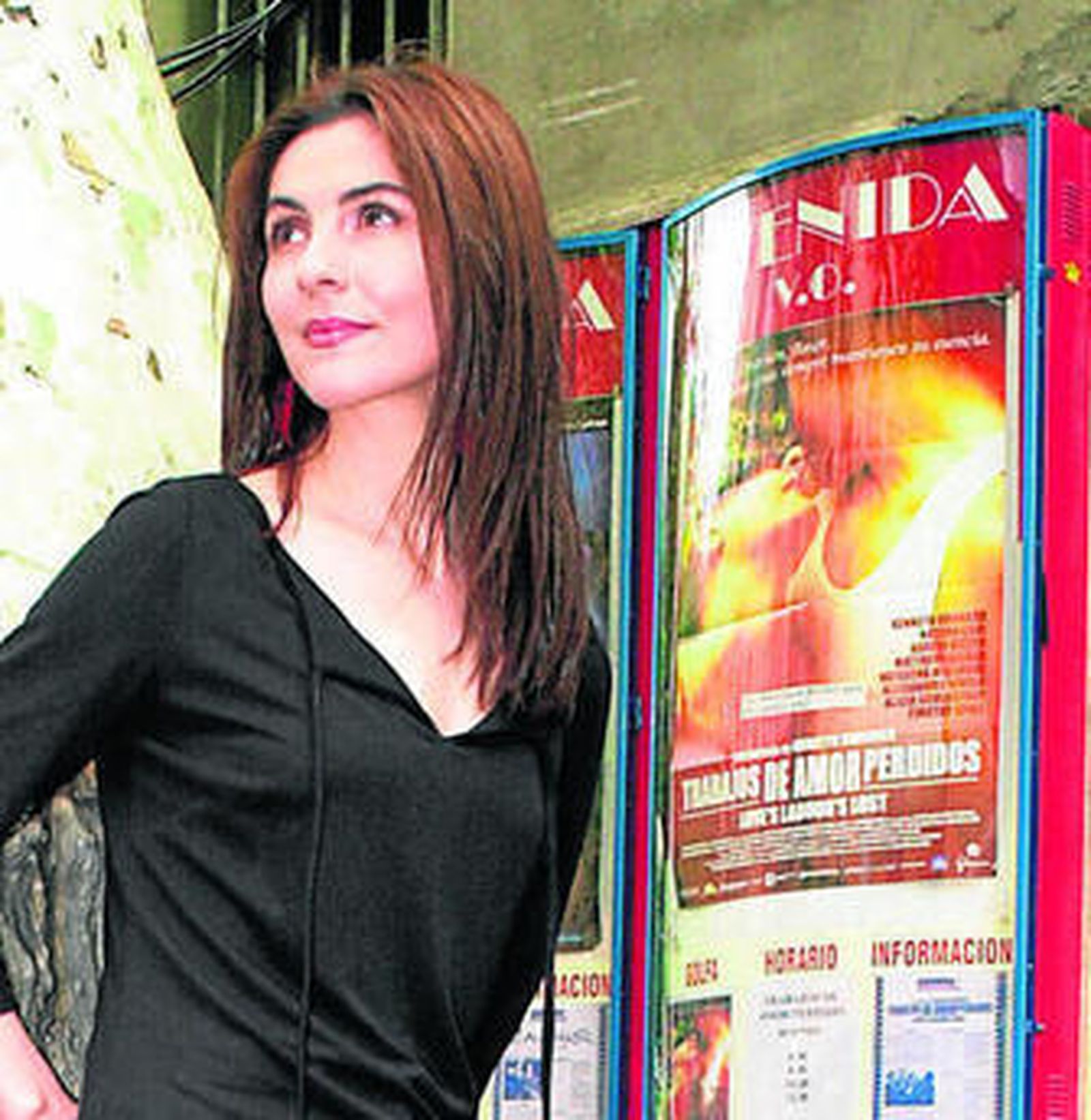 Arriba, Imanol Uribe. Sobre estas líneas, Ana Fernández.