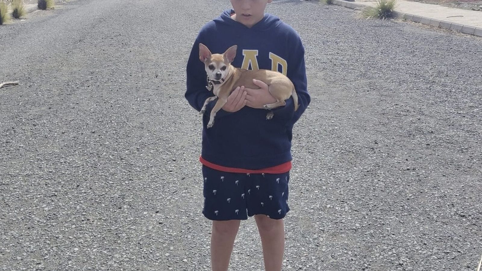 Alejandro con su perro/M.G.