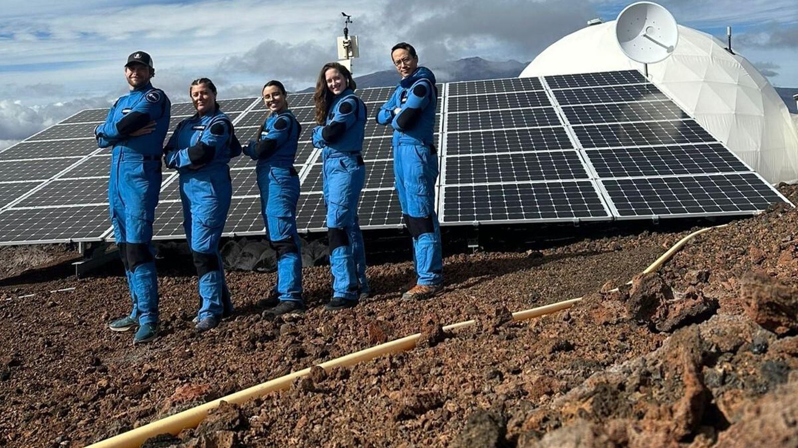 El equipo que participó en la misión. El equipo que participó en la misión.