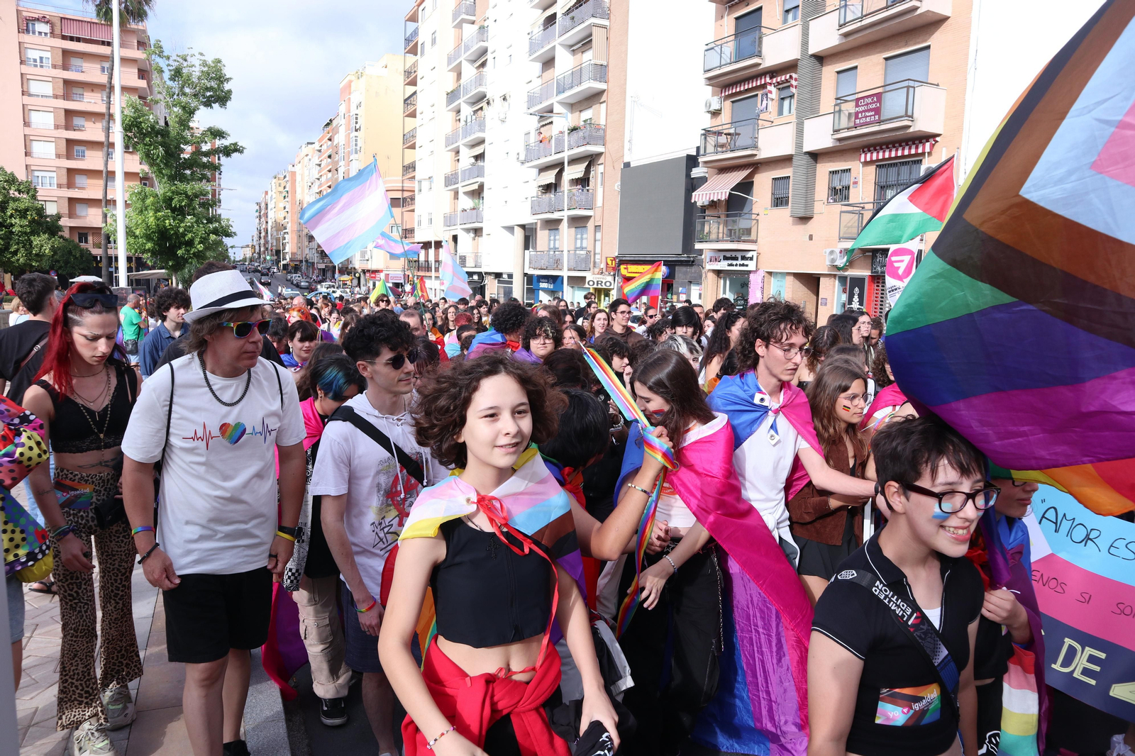 Las mejores imágenes de la manifestacióndel del Orgullo LGTBI en Huelva