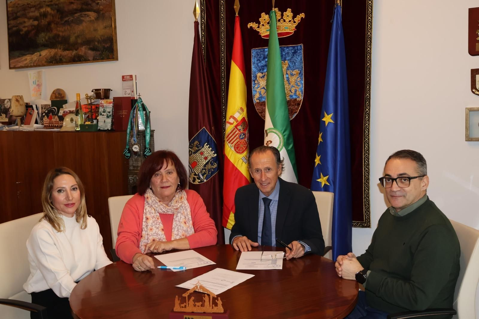 Un momento de la firma de este convenio.