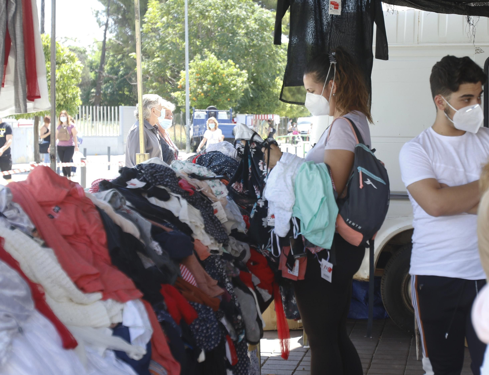El regreso de los mercadillos de Córdoba tras la crisis del coronavirus, en fotos