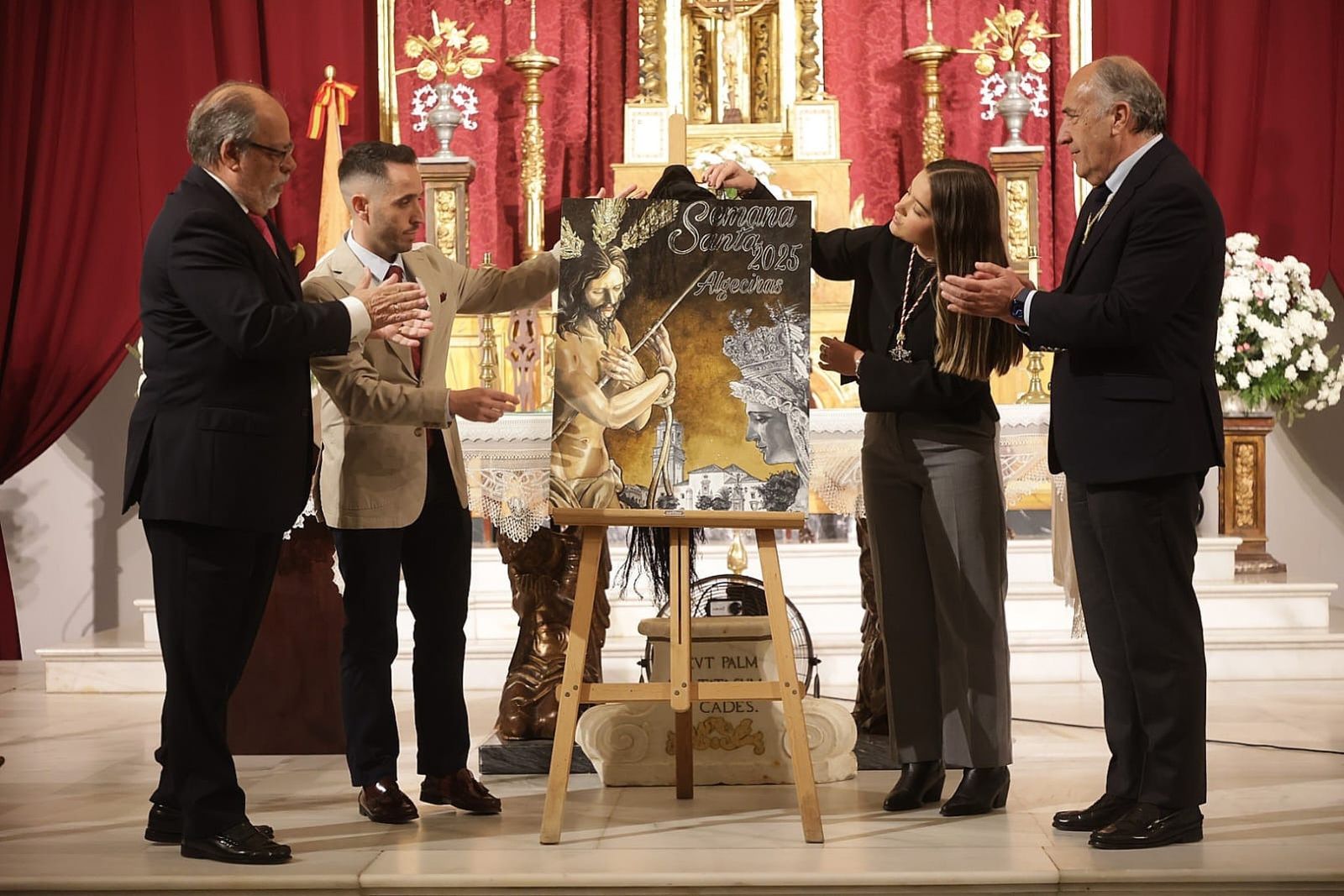 El momento en el fue descubierto el cartel