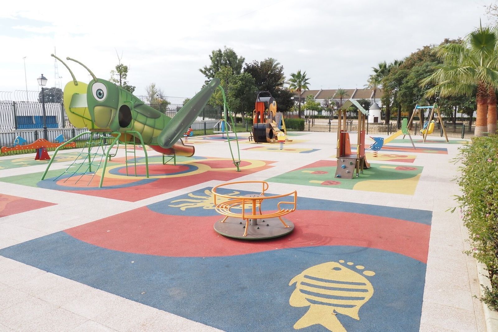 Uno de los parques infantiles objeto de las obras de remodelación.