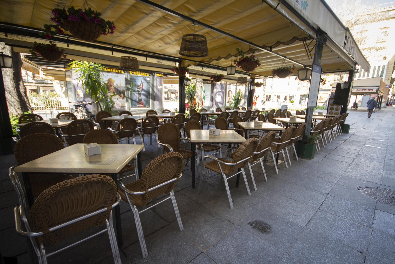 Joan Carles March: "La vuelta a los bares debe hacerse de una manera muy exquisita y cautelosa en Granada"