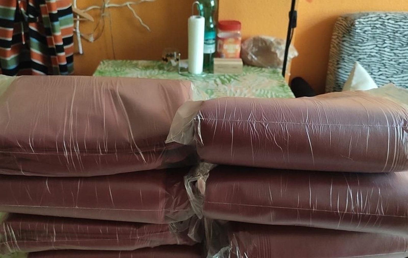 Telas para mascarillas, preparadas para repartir.