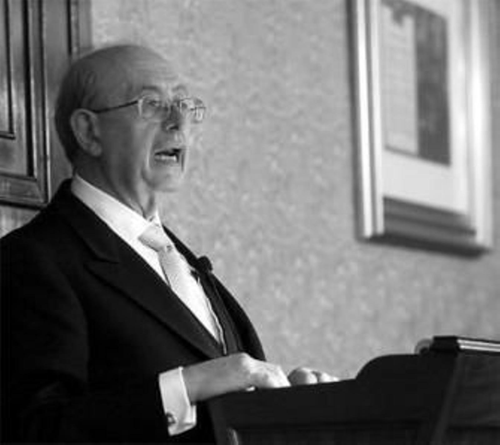 Juan Martínez López de Letona, ayer en la Facultad de Medicina.
