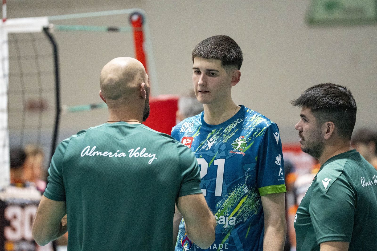 Las imágenes del partido entre Unicaja Costa de Almería y Pamesa Teruel de Superliga de voleibol