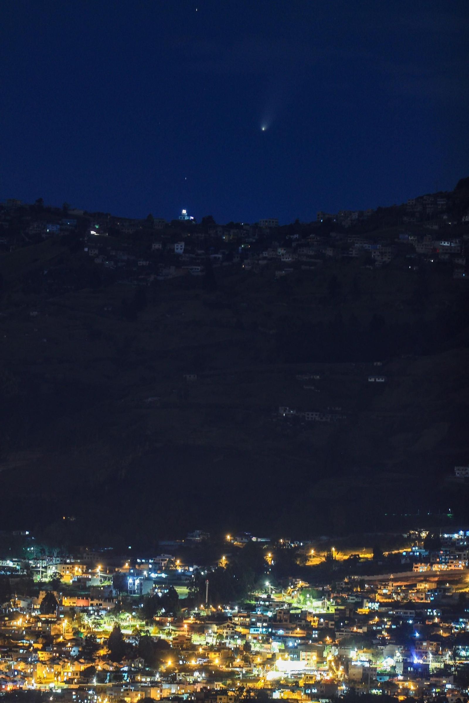 Espectáculo visual: El paso del cometa del siglo a lo largo y ancho del mundo