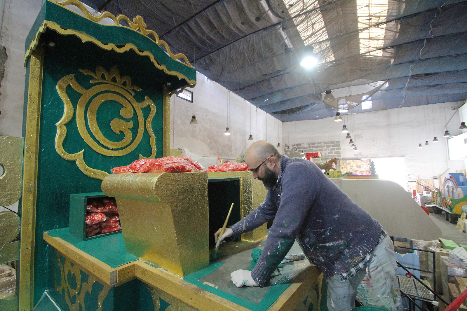 Preparativos de la Cabalgata de Reyes Magos.