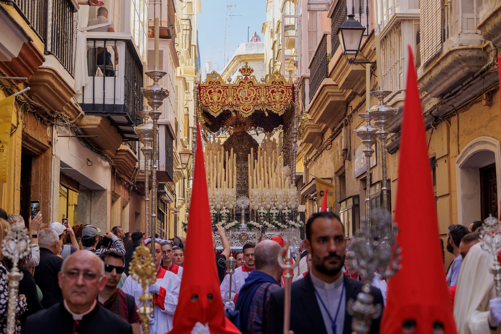 Las imágenes de la salida de Las Penas  en el domingo de Ramos de Cádiz de la Semana Santa 2023