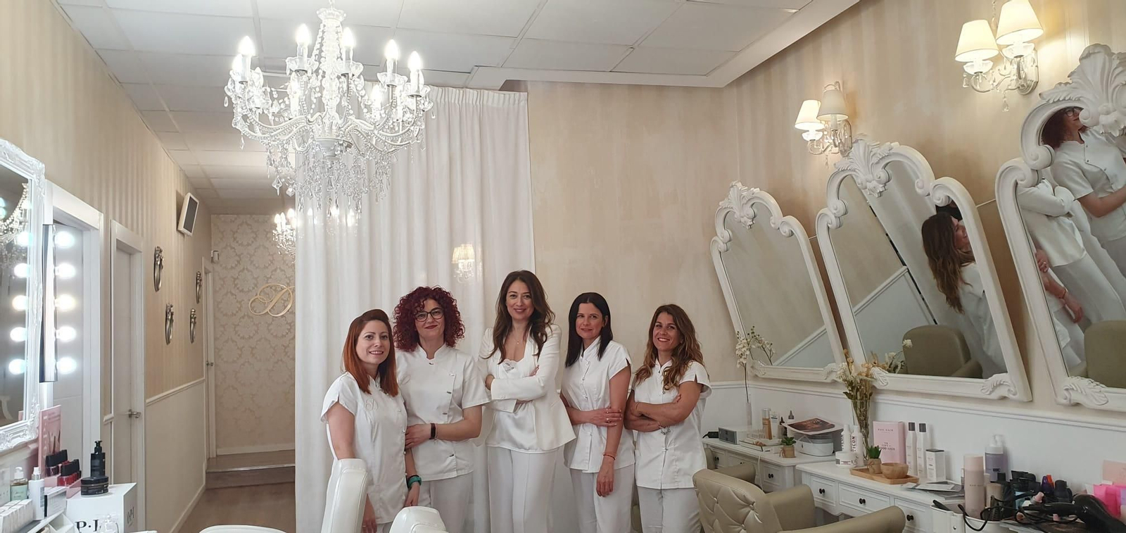 Houda Hasnaoui es la creadora de este oasis de belleza junto a su gran equipo.