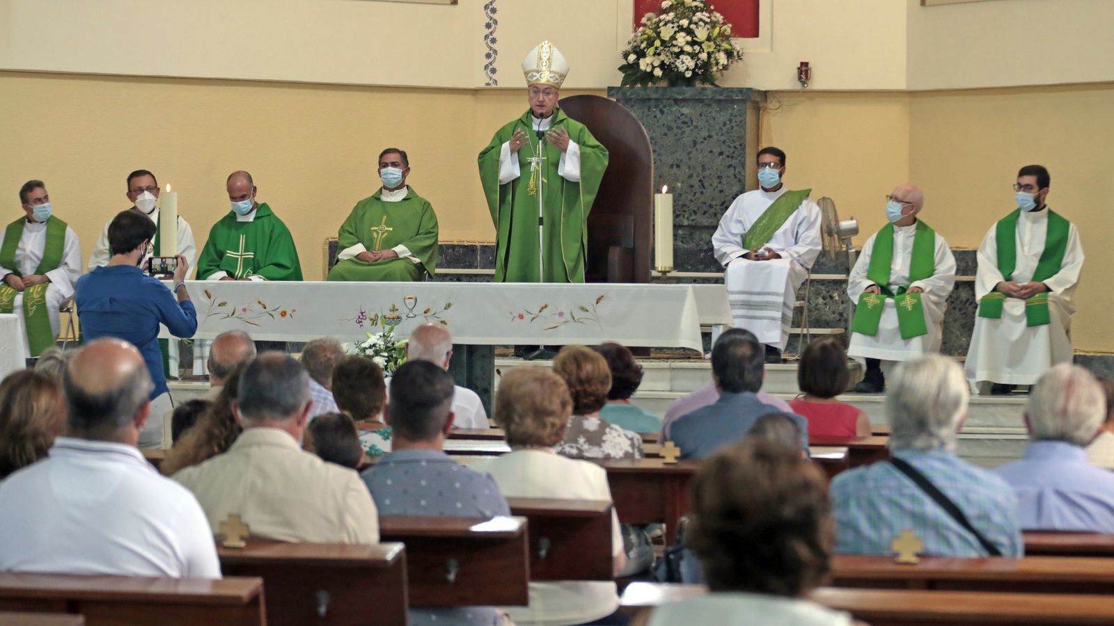 El obispo de Jerez visita San Rafael