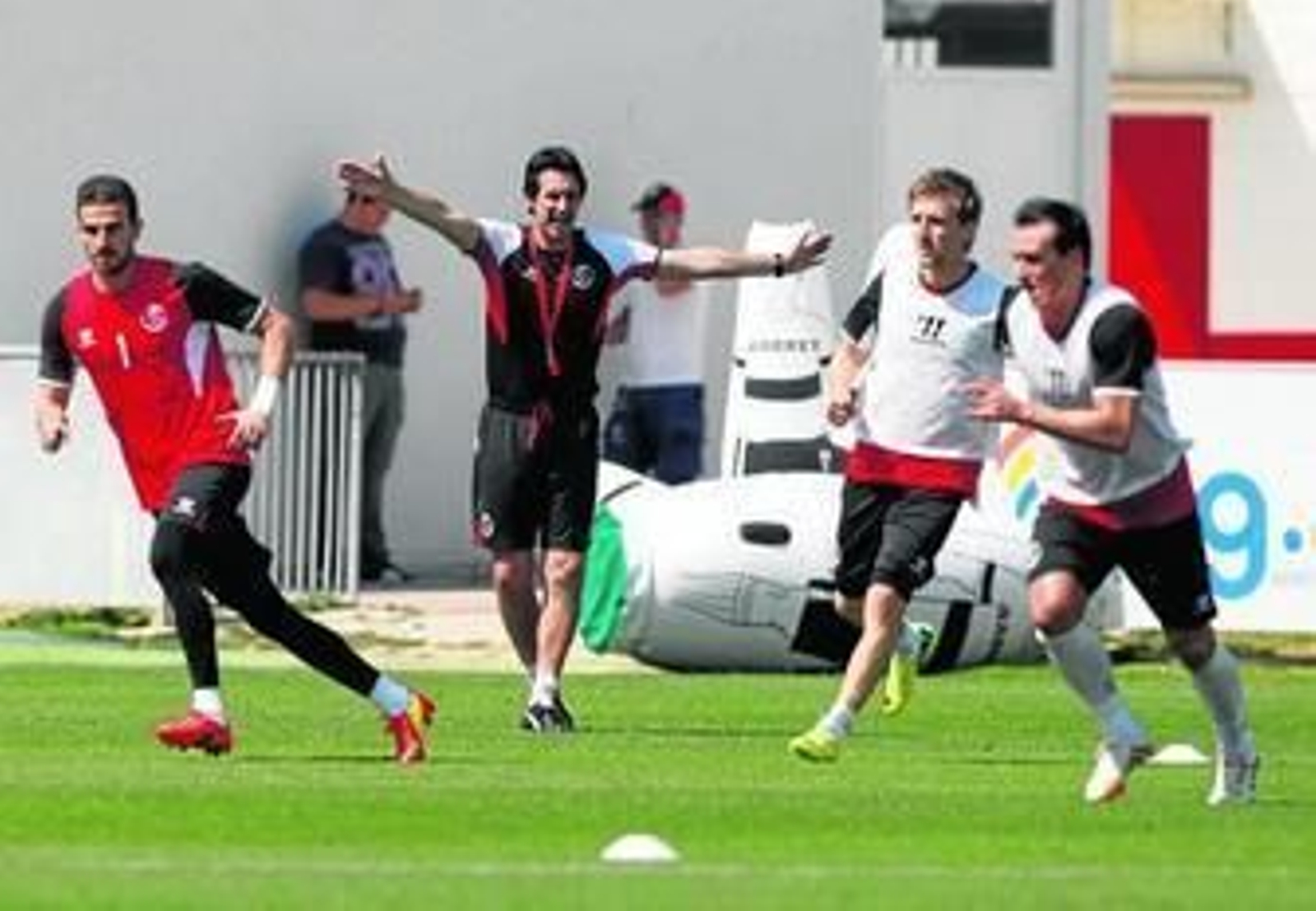 Emery, sin tapujos: "Nuestro objetivo es el Benfica"