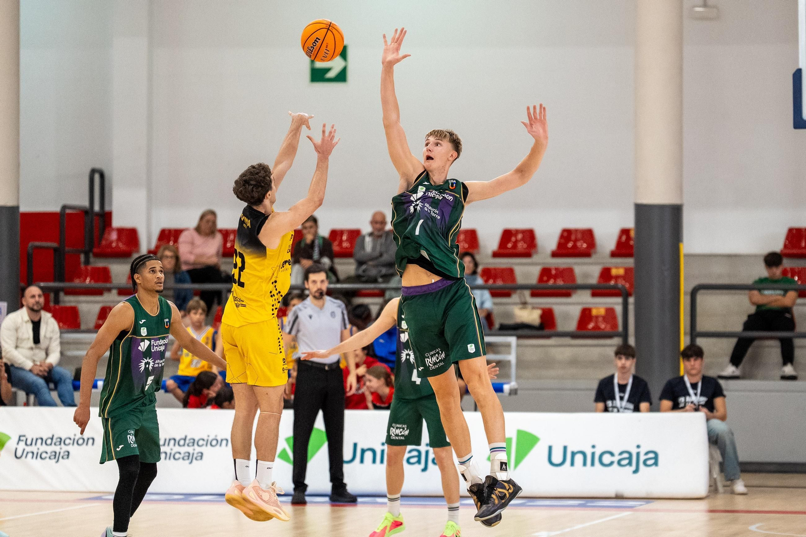 Unicaja Alhaurín de la Torre-Canarias de la Liga U22, en fotos