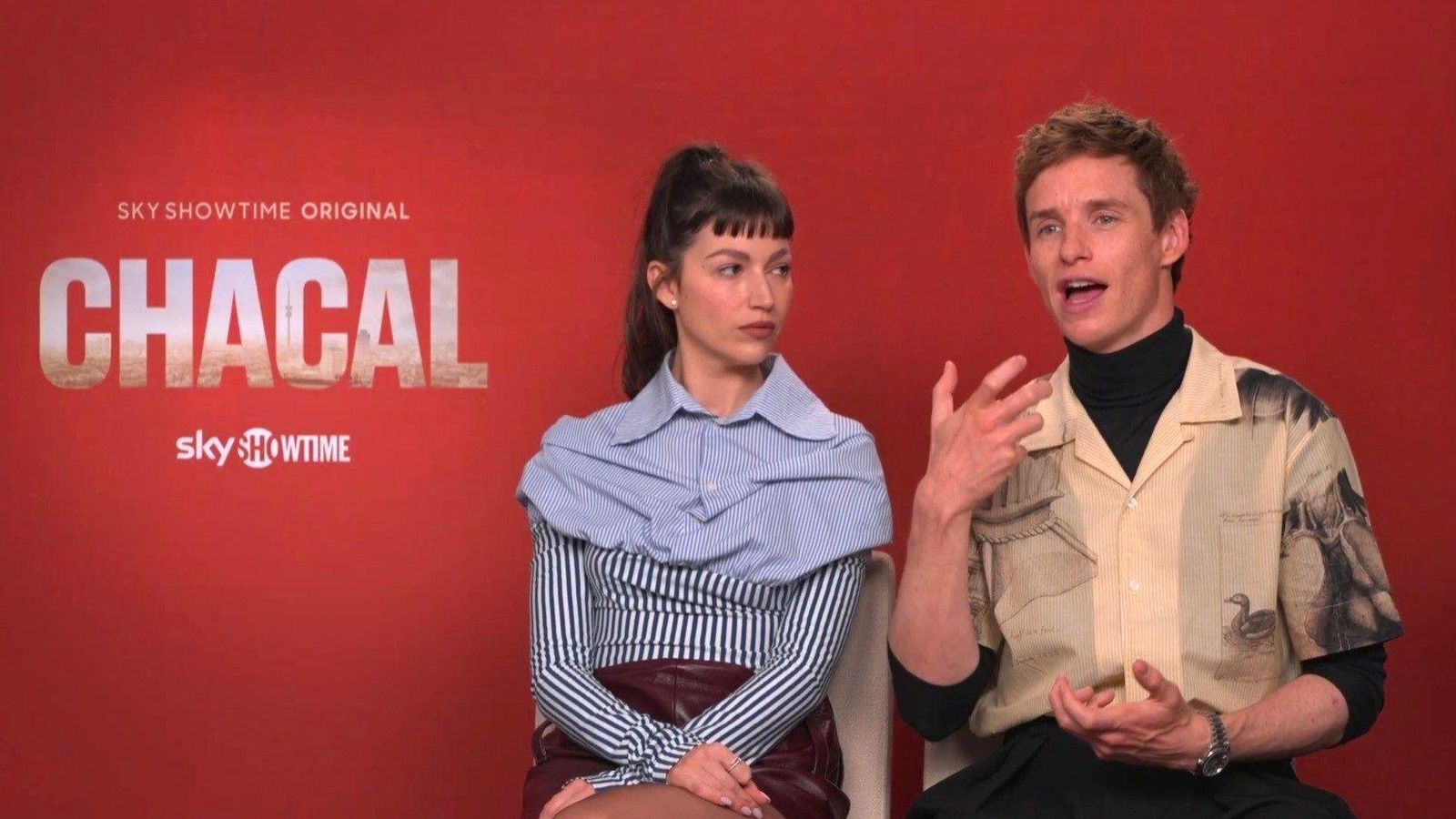 Úrsula Corberó y Eddie Redmayne en la presentación de la serie 'Chacal' en Madrid Úrsula Corberó y Eddie Redmayne en la presentación de la serie 'Chacal' en Madrid