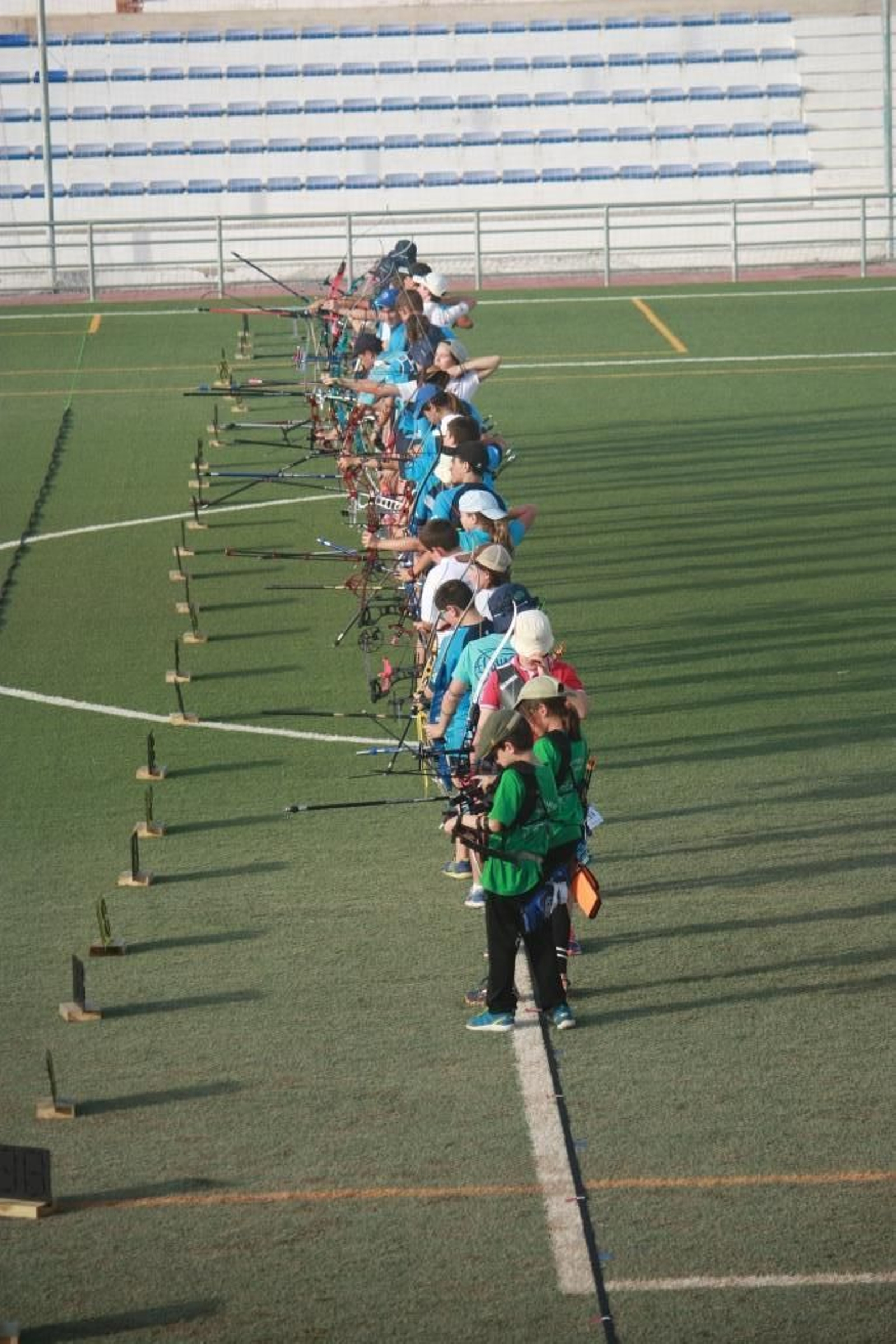 Parte de la línea de tiros de los menores en este Andaluz de La Carolina.