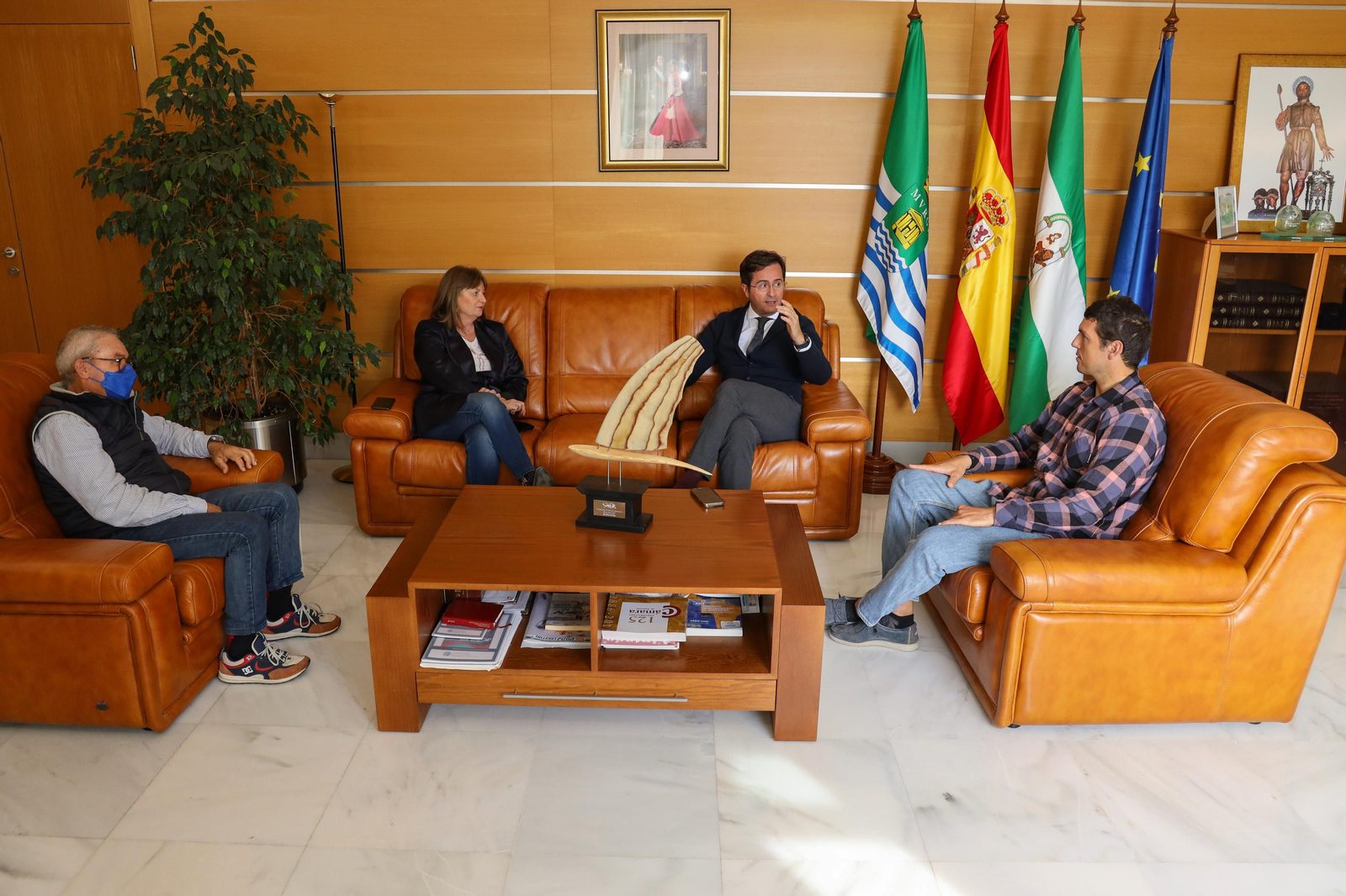 Encuentro de Francisco Góngora con Víctor Fernández en el Ayuntamiento de El Ejido.