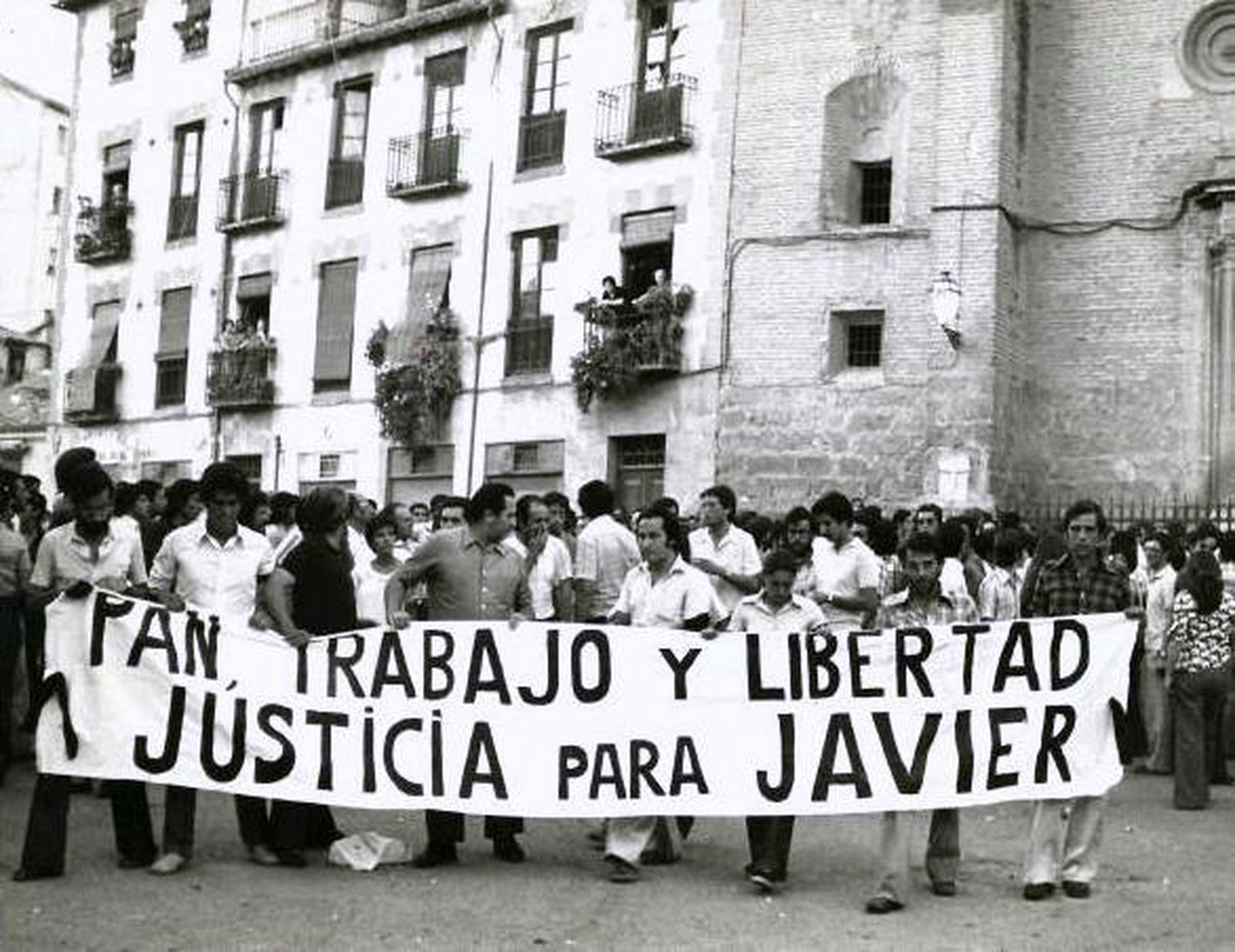 AÑO 1976. Javier Verdejo. El joven falleció de un disparo cuando hacía una pintada