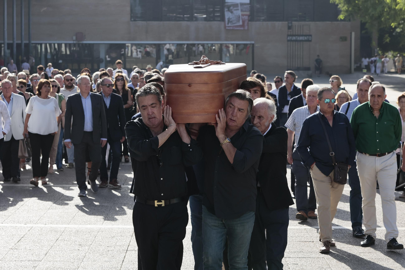 Las imágenes del entierro de Paco Camino