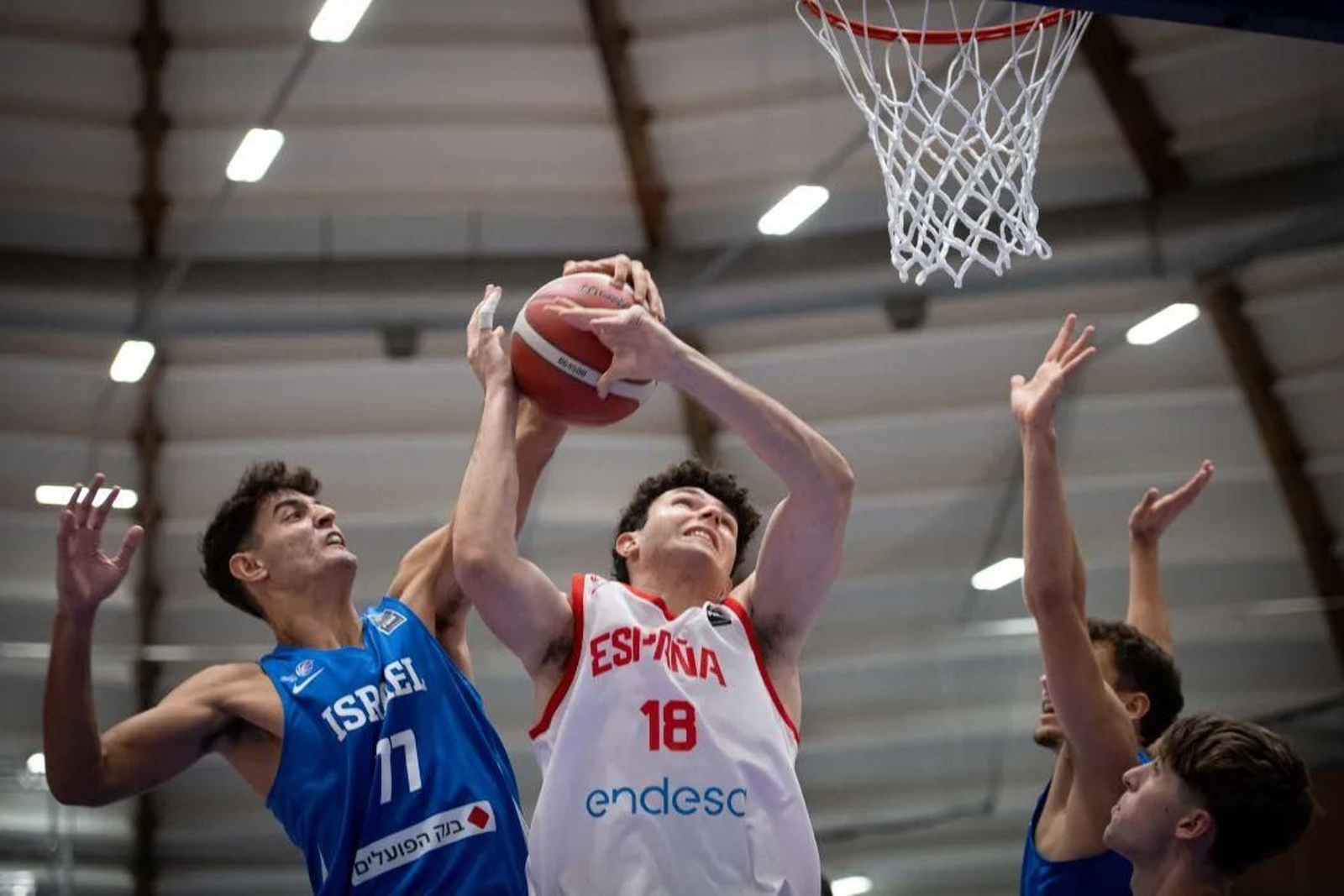 Europeo sub 18: Otro partidazo de Mario Saint Supéry, pero sin medalla