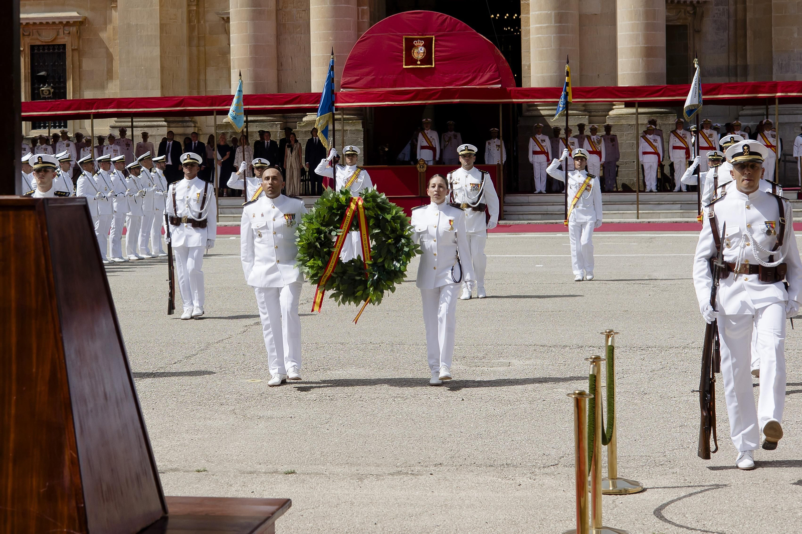Imágenes de la entrega de los Reales Despachos presidida por  El Rey Felipe VI en San Fernando.