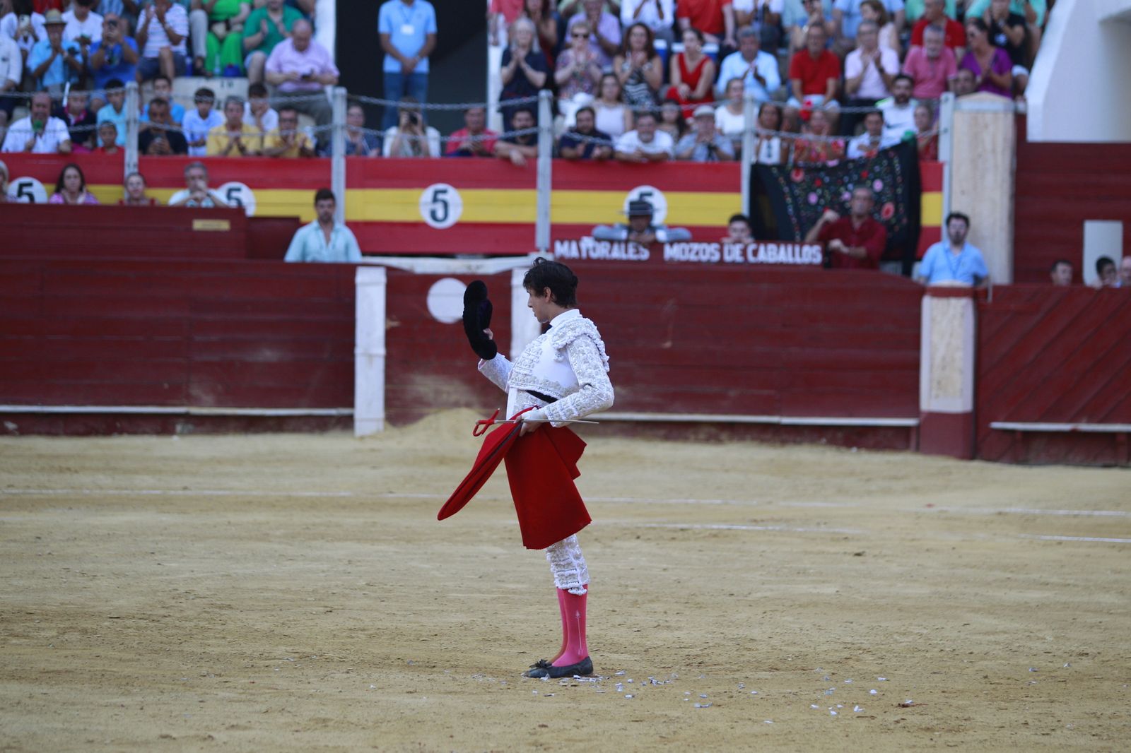 Imágenes del triunfo del torero almeriense Jorge Martínez el día de su alternativa