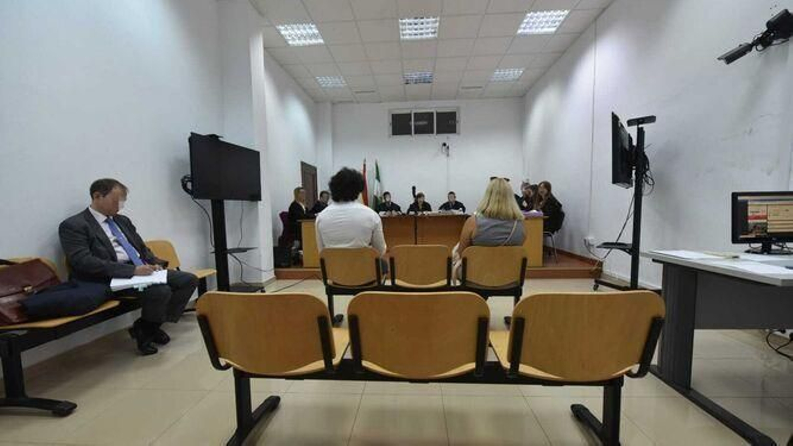Los dos acusados, ante el tribunal de la Audiencia de Cádiz que les juzgó en junio pasado. Los dos acusados, ante el tribunal de la Audiencia de Cádiz que les juzgó en junio pasado.