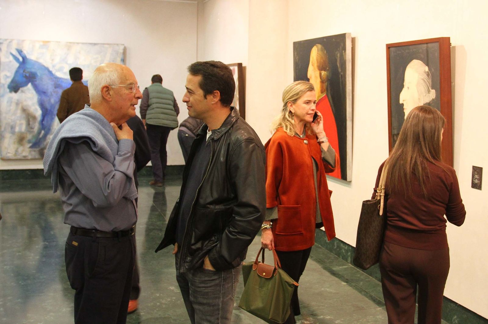 Imágenes de la exposición de Víctor Pulido '(Hilo conductor). 20 años de Clínica Enrile'.