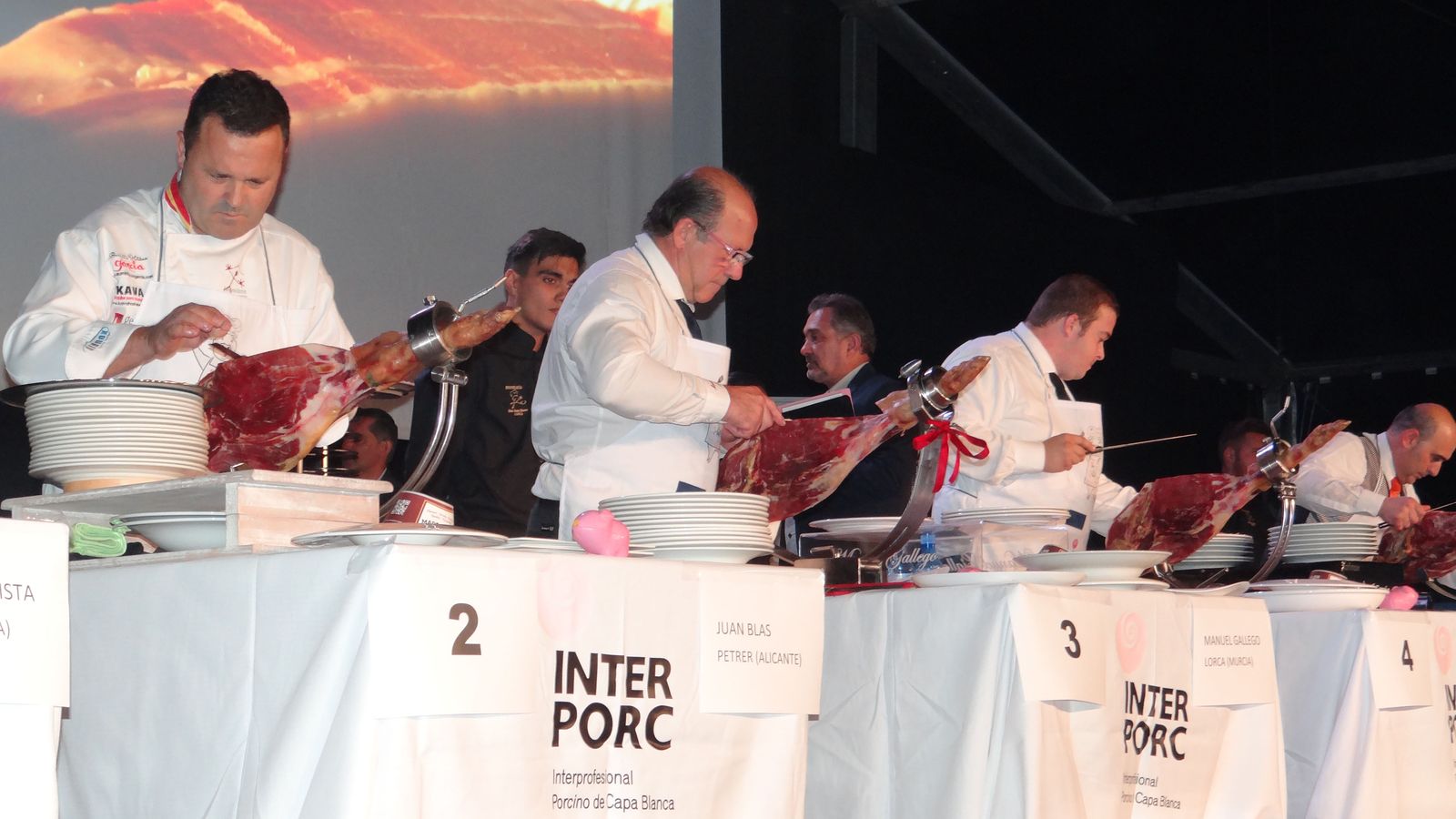 Cortadores de jamón en el concurso de Interporc.