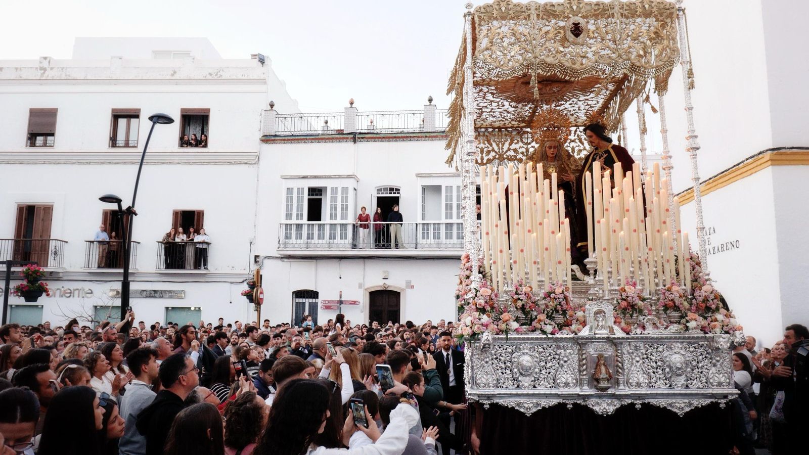 La Virgen de los Dolores, en la Plaza de Jesús Nazareno.