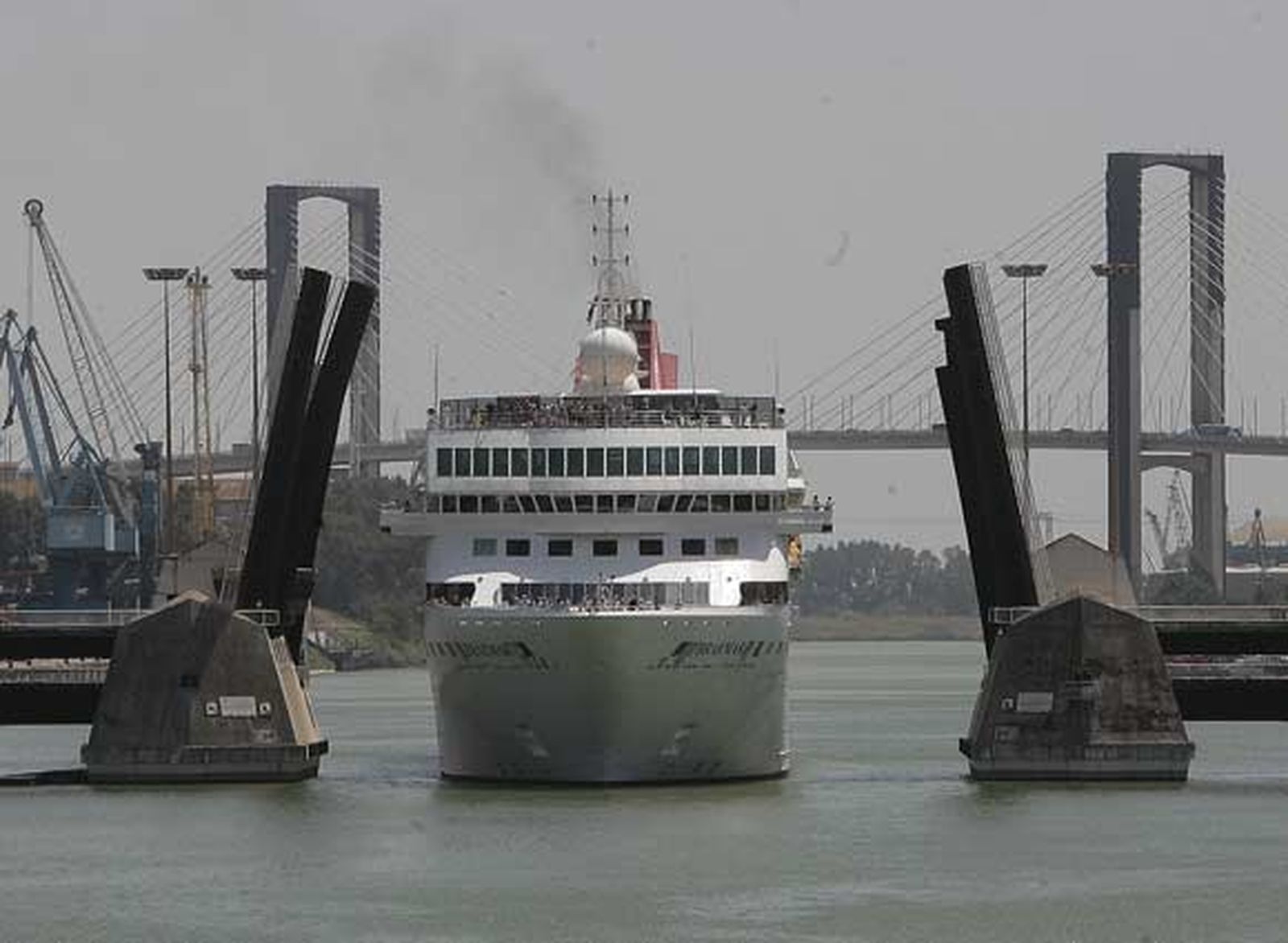 Una ciudad flotante en el muelle